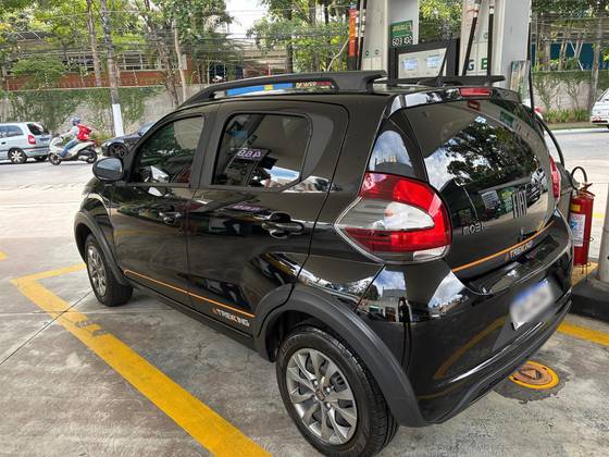 FIAT MOBI 1.0 EVO FLEX TREKKING MANUAL FIAT MOBI 1.0 EVO FLEX TREKKING MANUAL